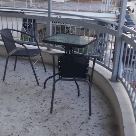 Central Apartments Eretria Ngoại thất bức ảnh