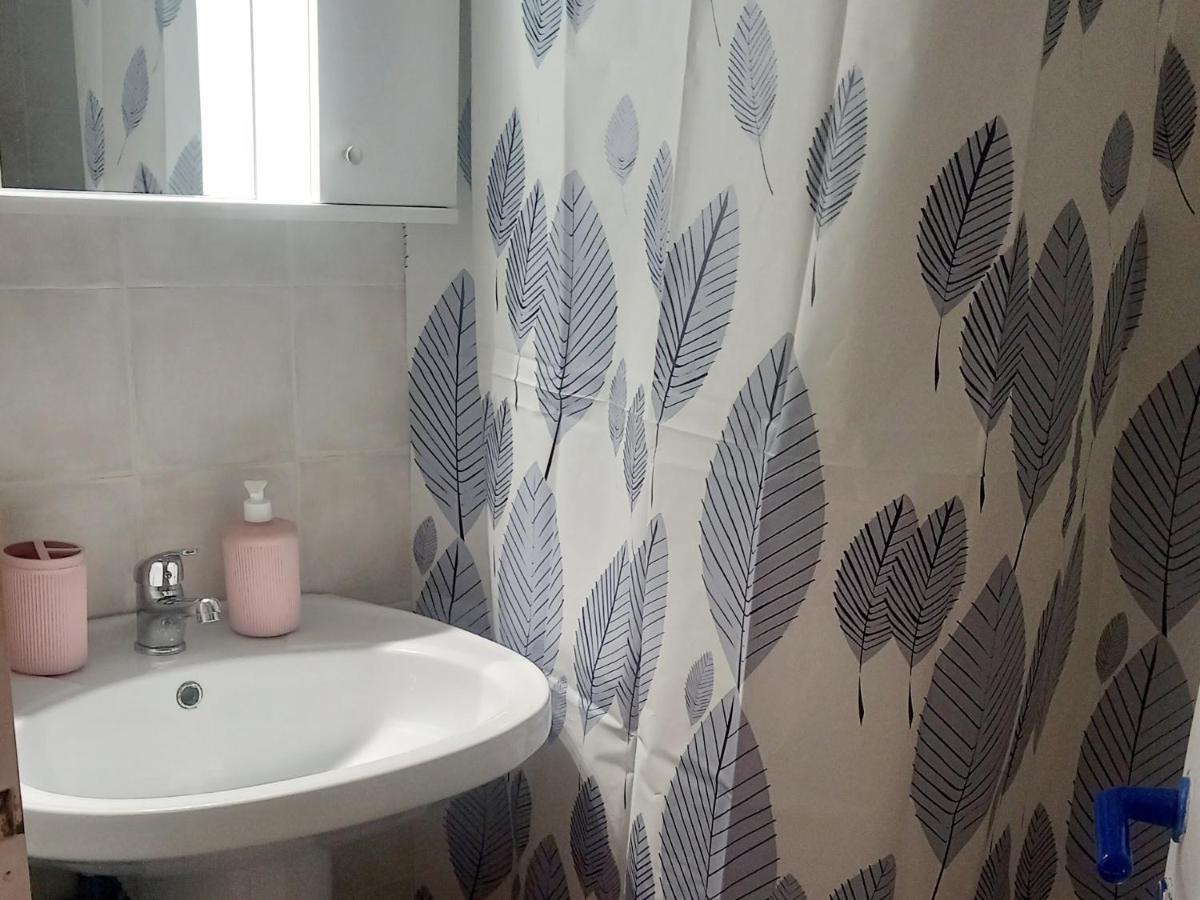 Central Apartments Eretria Ngoại thất bức ảnh