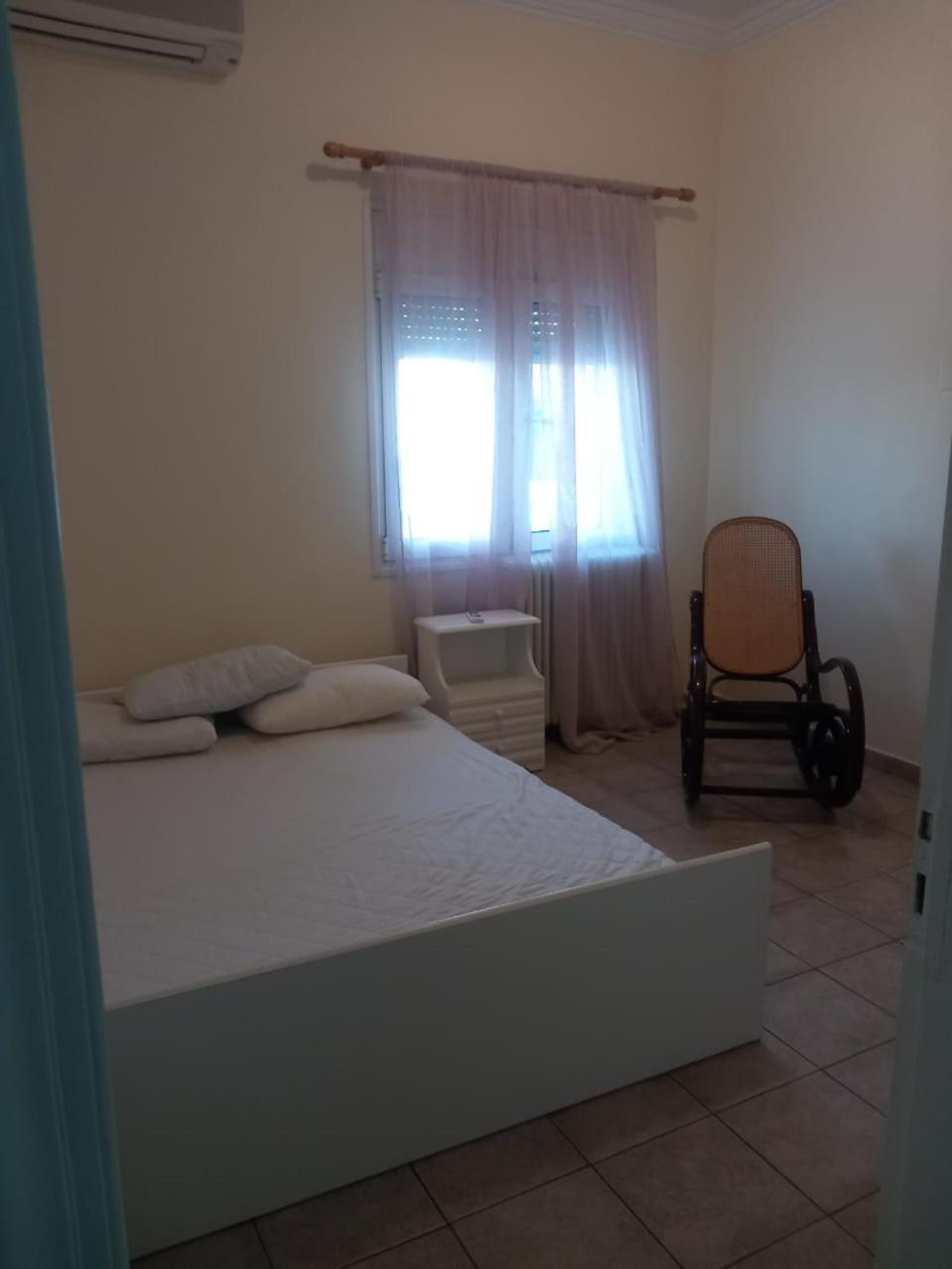 Central Apartments Eretria Ngoại thất bức ảnh