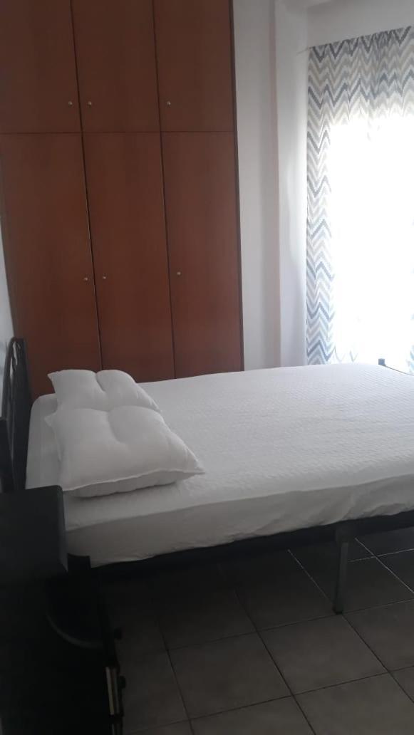Central Apartments Eretria Ngoại thất bức ảnh