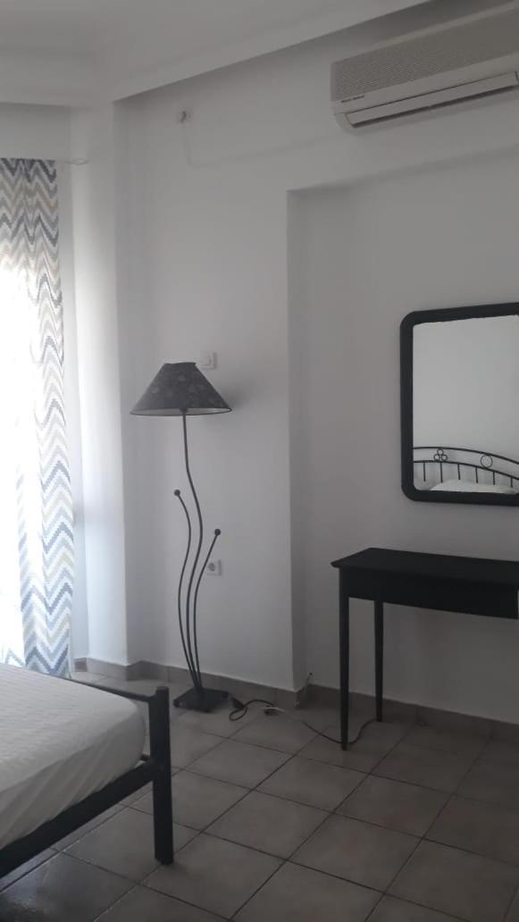 Central Apartments Eretria Ngoại thất bức ảnh