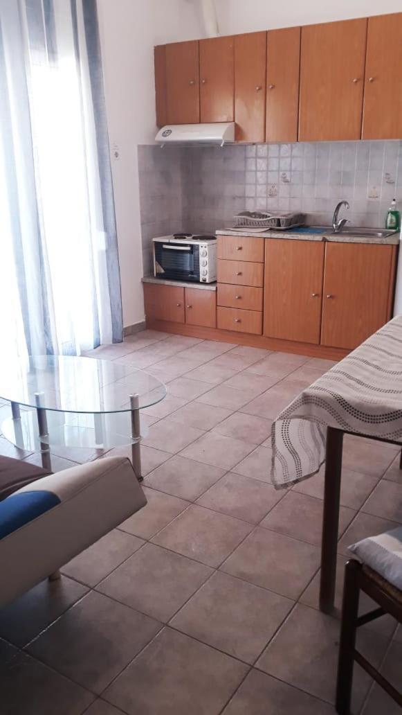 Central Apartments Eretria Ngoại thất bức ảnh