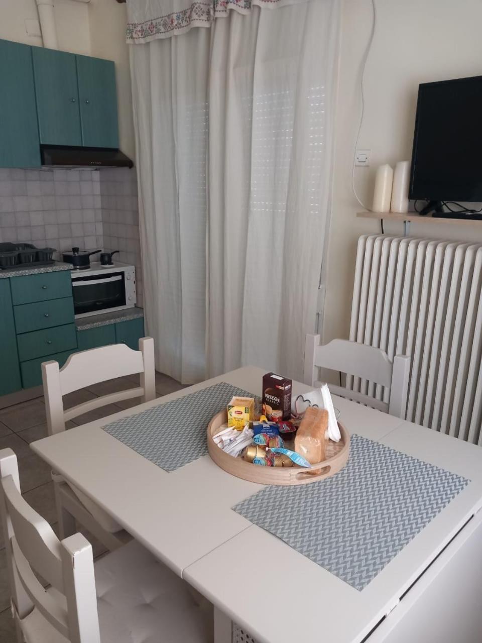 Central Apartments Eretria Ngoại thất bức ảnh