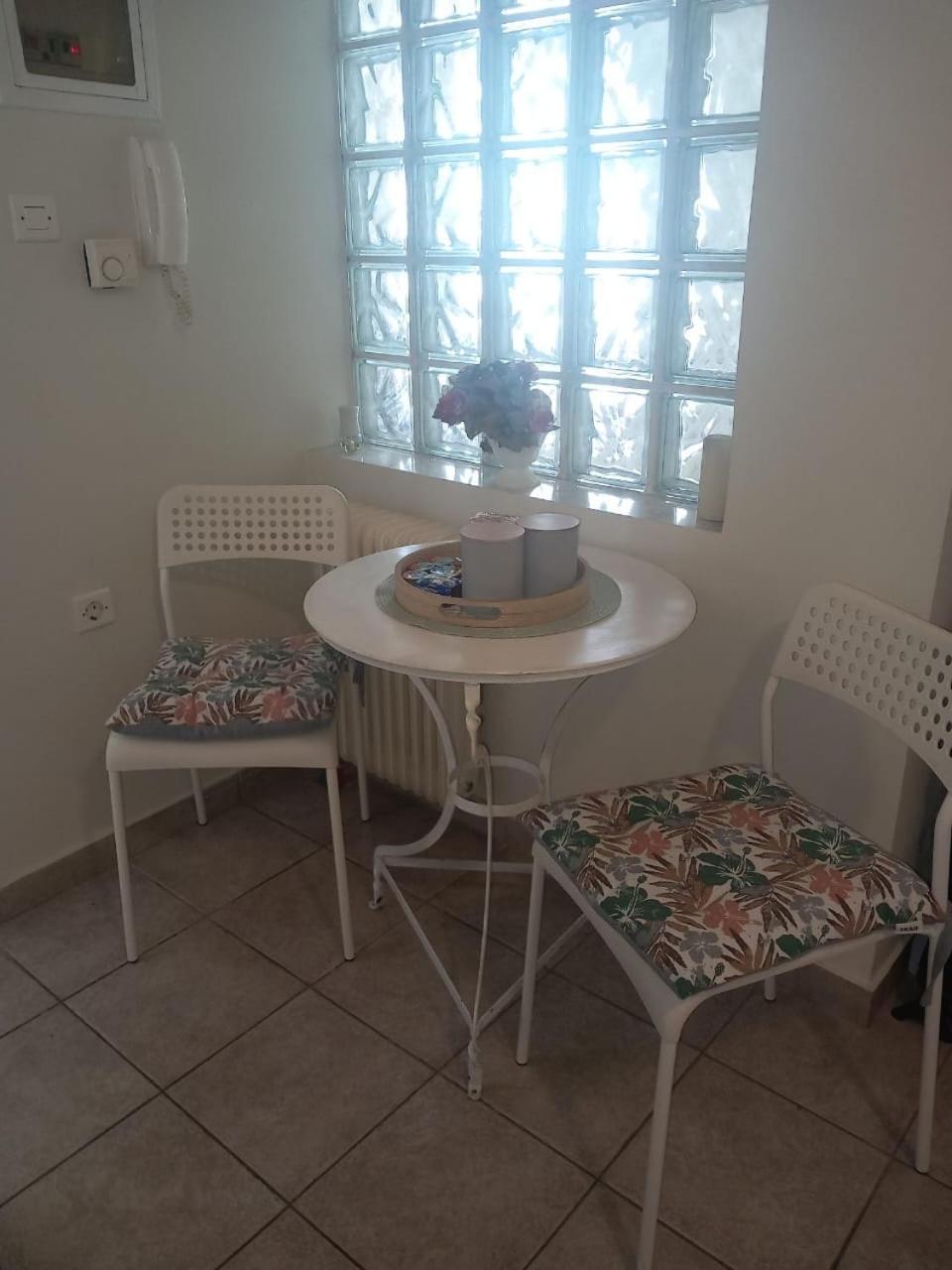 Central Apartments Eretria Ngoại thất bức ảnh